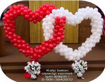 K�rm�z� ve beyaz sevenlerin kalp balonlar�  